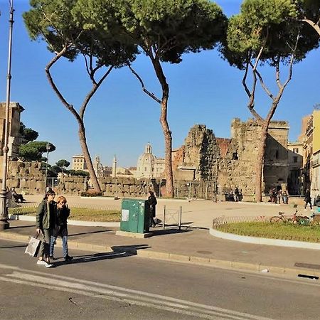 Casa Vacanze Colosseum By Alice Rome Exterior photo