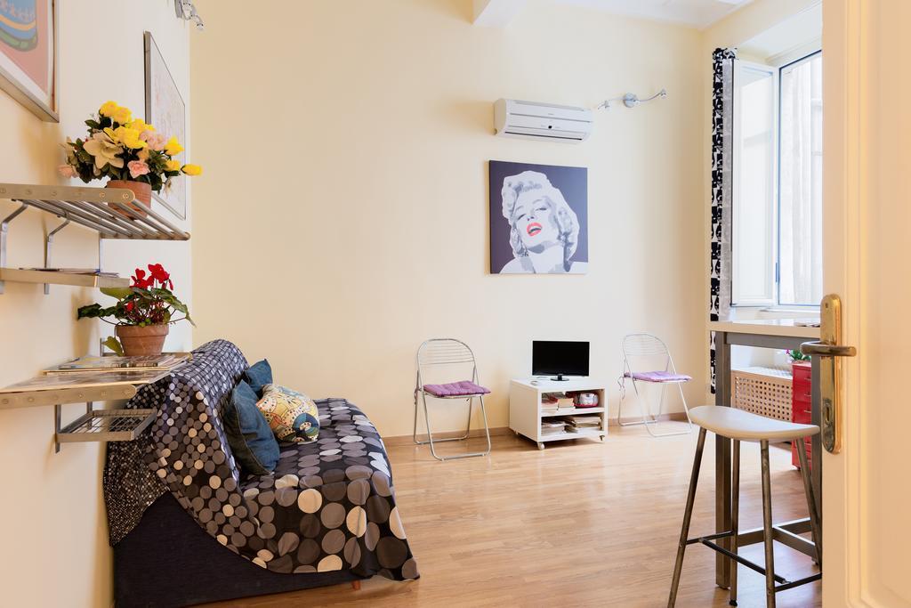 Casa Vacanze Colosseum By Alice Rome Exterior photo